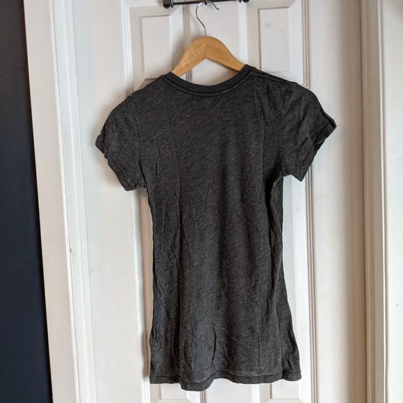 FREE with purchase over $30 🤩Wildfox graphic t-shirt - Picture 4 of 7